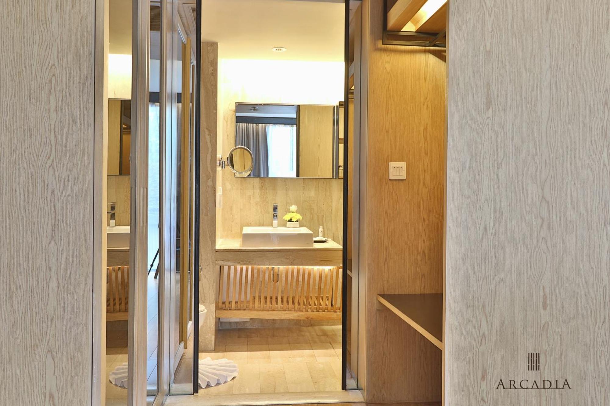 Arcadia Suites Bangkok Zimmer foto